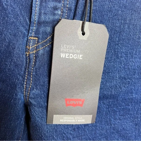 NWT Levi’s Premium Denim Big E Wedgie Icon Fit Ankle Jeans Med/Dark Wash Size 26 - Picture 11 of 16